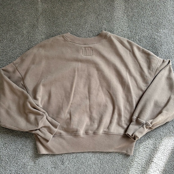 ABERCROMBIE CREWNECK - Picture 3 of 4